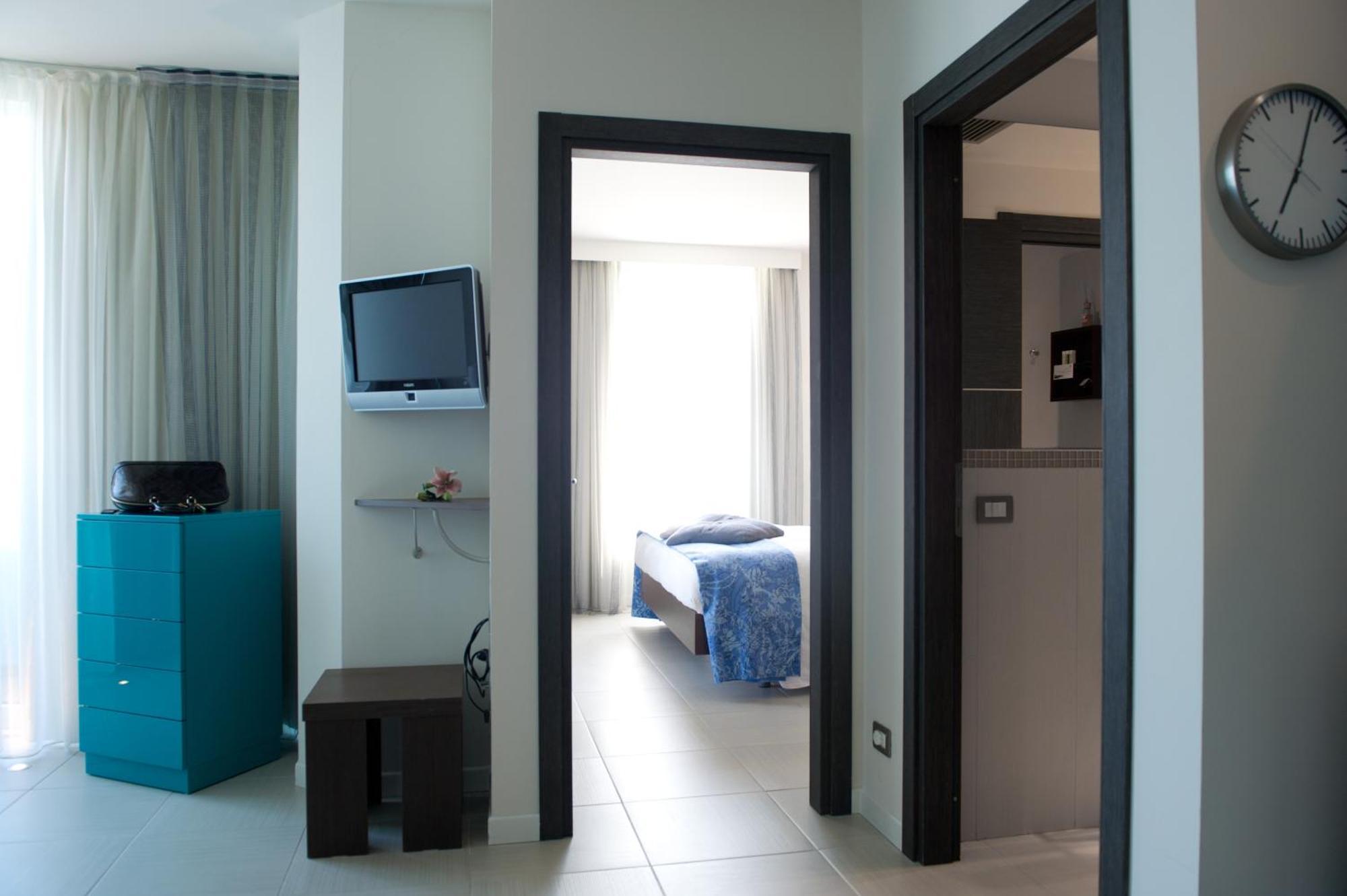 Blu Suite Resort Беллария-Иджеа-Марина Экстерьер фото